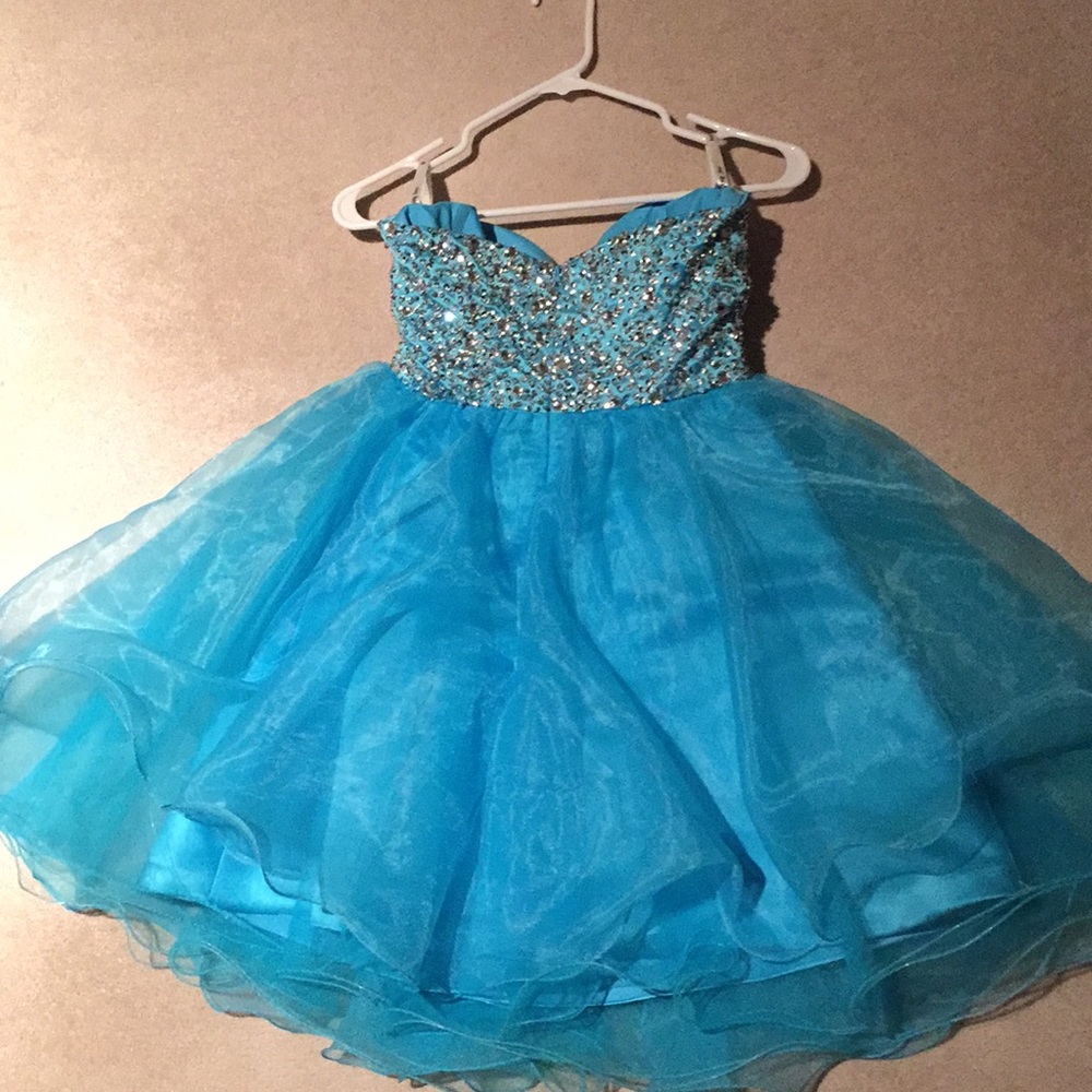 Dress - Picture 2 of 2